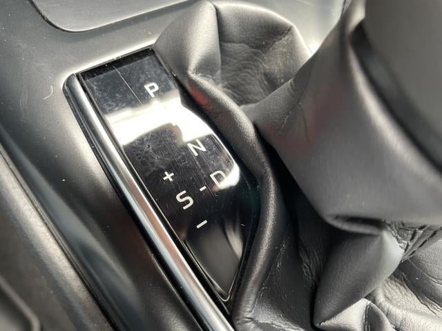 2019 Toyota Camry SE Auto (Natl)