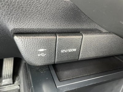 2019 Toyota Camry SE Auto (Natl)