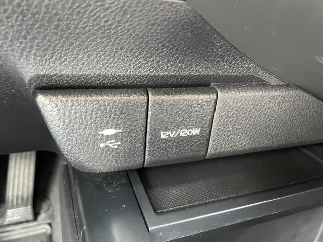 2019 Toyota Camry SE Auto (Natl)