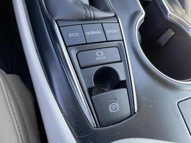 2019 Toyota Camry XLE Auto (Natl)