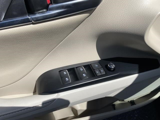 2019 Toyota Camry XLE Auto (Natl)
