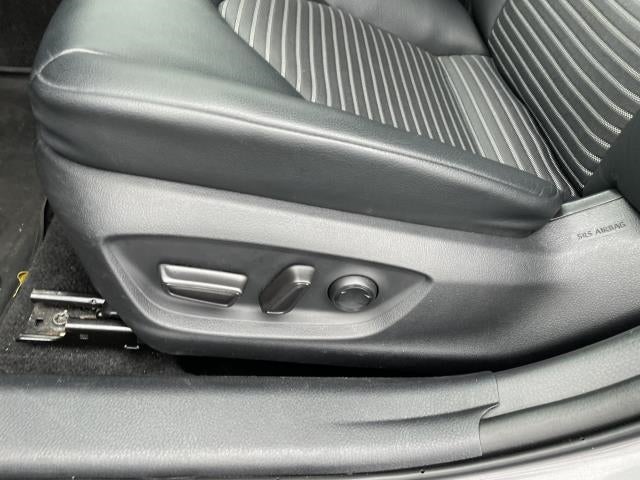 2019 Toyota Camry Hybrid SE CVT (Natl)