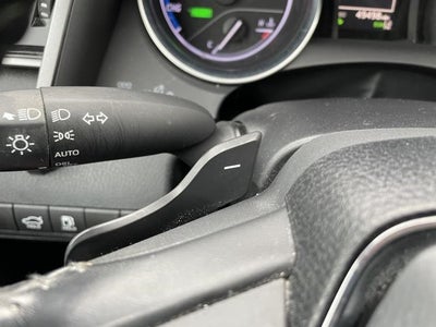 2019 Toyota Camry Hybrid SE CVT (Natl)