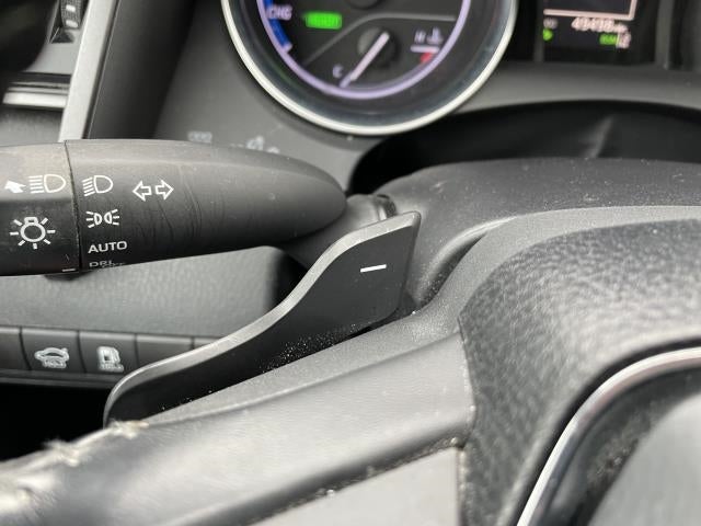 2019 Toyota Camry Hybrid SE CVT (Natl)