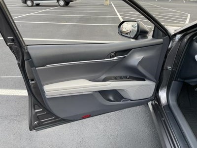 2022 Toyota Camry LE Auto (Natl)