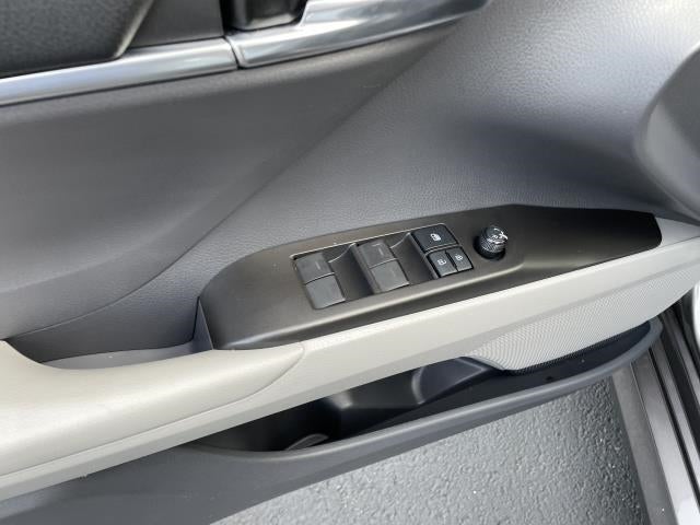 2022 Toyota Camry LE Auto (Natl)