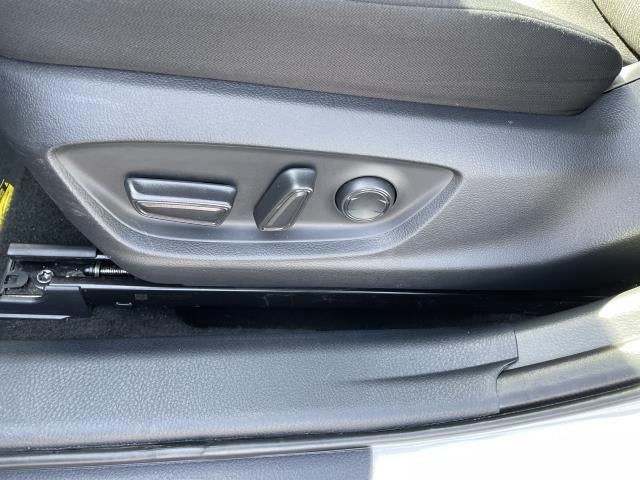 2020 Toyota Camry Hybrid LE CVT (Natl)