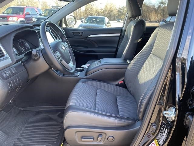 2019 Toyota Highlander LE Plus V6 AWD (Natl)