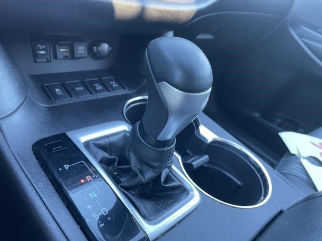 2019 Toyota Highlander LE Plus V6 AWD (Natl)