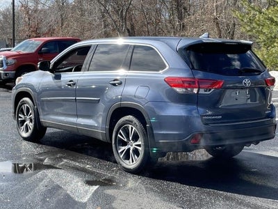 2019 Toyota Highlander LE V6 AWD (Natl)