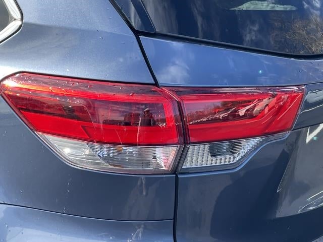 2019 Toyota Highlander LE V6 AWD (Natl)