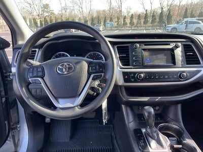2019 Toyota Highlander LE V6 AWD (Natl)