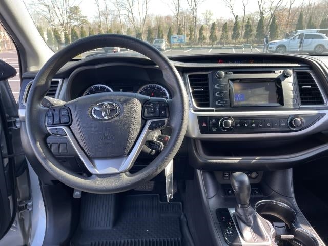 2019 Toyota Highlander LE V6 AWD (Natl)
