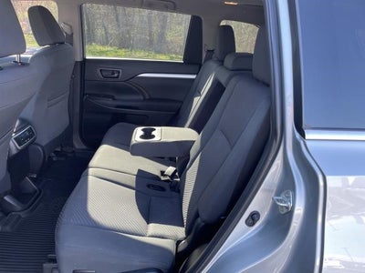 2019 Toyota Highlander LE V6 AWD (Natl)