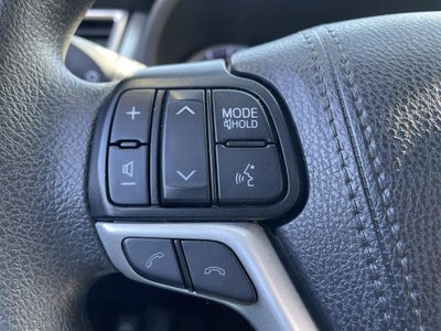 2019 Toyota Highlander LE V6 AWD (Natl)