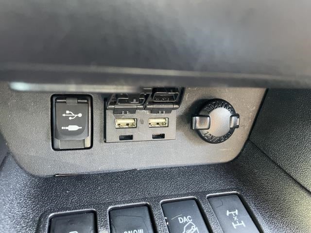 2019 Toyota Highlander LE V6 AWD (Natl)