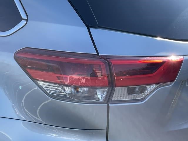 2019 Toyota Highlander LE V6 AWD (Natl)