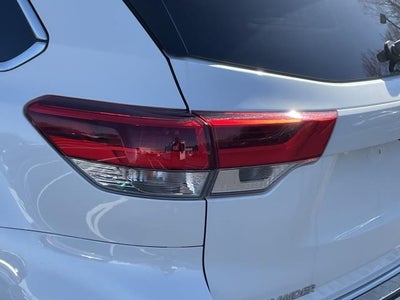 2019 Toyota Highlander LE V6 AWD (Natl)