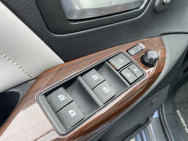 2016 Toyota Sienna 5dr 7-Pass Van Ltd AWD (Natl)