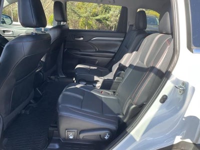 2019 Toyota Highlander SE V6 AWD (Natl)