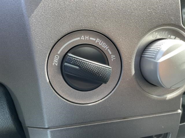 2012 Toyota Tundra 4WD Truck Double Cab 4.6L V8 6-Spd AT (Natl)