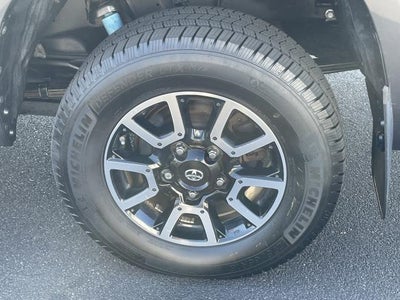 2017 Toyota Tundra 4WD SR5 Double Cab 6.5' Bed 5.7L (Natl)
