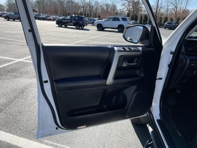 2019 Toyota 4Runner SR5 4WD (Natl)