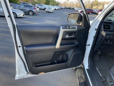 2019 Toyota 4Runner SR5 4WD (Natl)