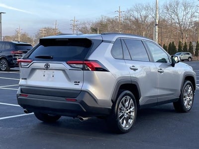 2019 Toyota RAV4 XLE Premium AWD (Natl)