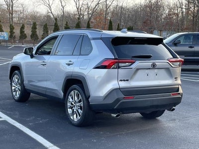 2019 Toyota RAV4 XLE Premium AWD (Natl)