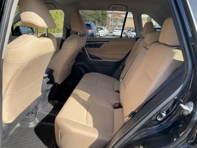 2019 Toyota RAV4 LE AWD (Natl)