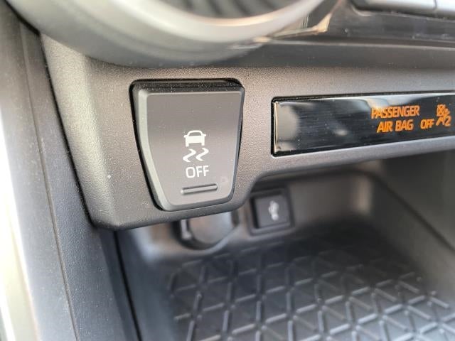 2020 Toyota RAV4 LE AWD (Natl)