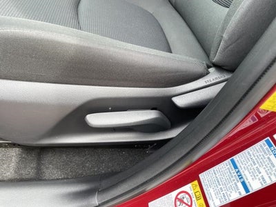 2019 Toyota RAV4 LE AWD (Natl)