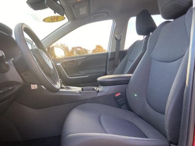 2019 Toyota RAV4 LE AWD (Natl)