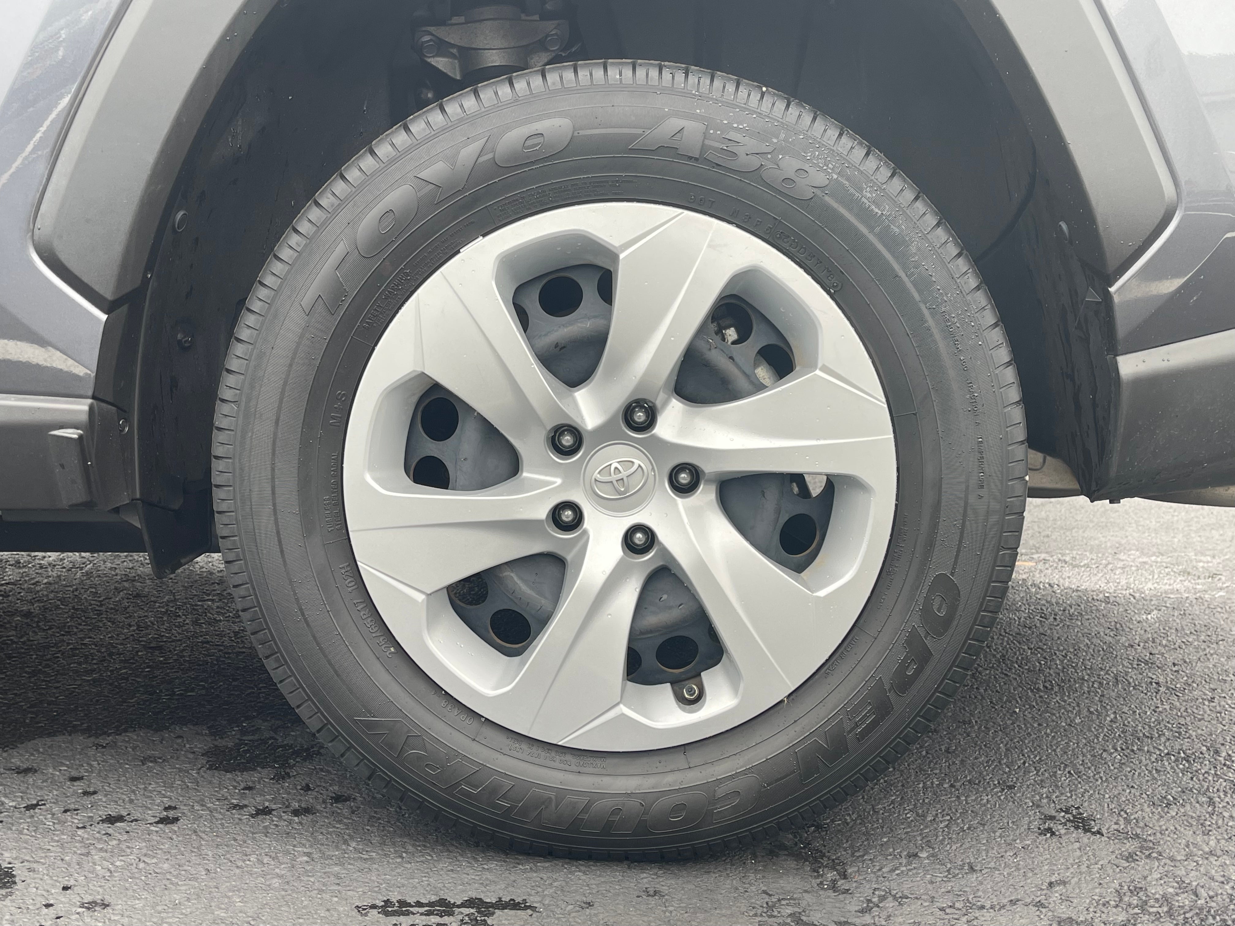 2019 Toyota RAV4 LE AWD (Natl)