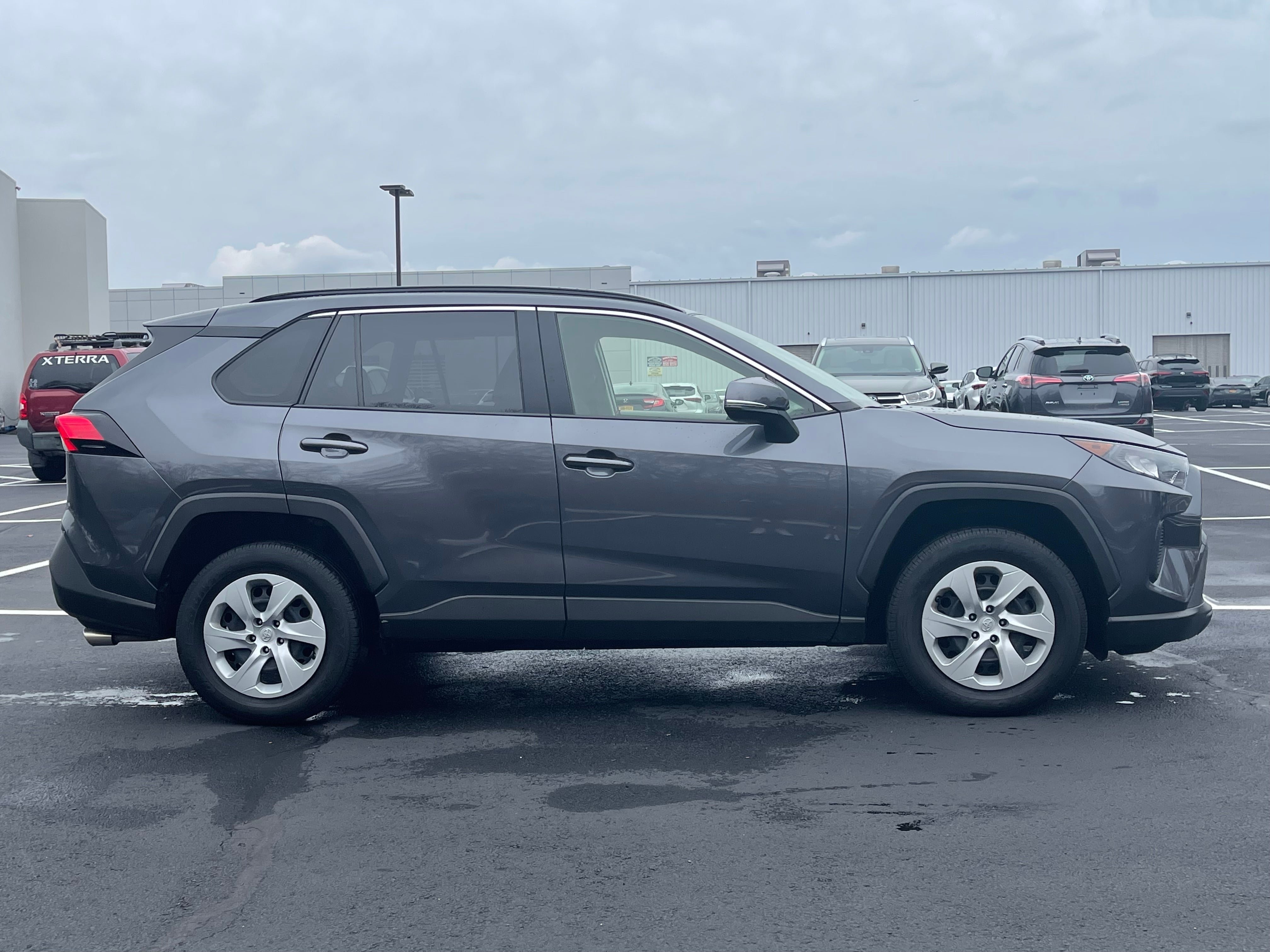 2019 Toyota RAV4 LE AWD (Natl)