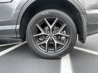 2018 Toyota RAV4 SE AWD (Natl)