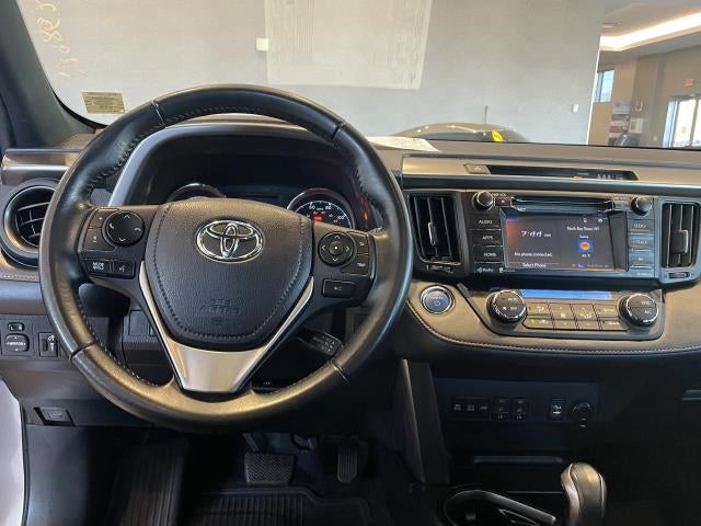 2018 Toyota RAV4 Hybrid SE AWD (Natl)