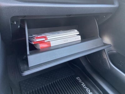 2019 Toyota RAV4 XLE AWD (Natl)