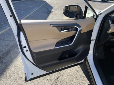 2019 Toyota RAV4 XLE AWD (Natl)