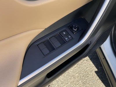 2019 Toyota RAV4 XLE AWD (Natl)