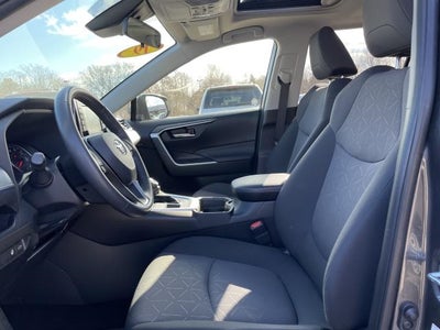 2019 Toyota RAV4 XLE AWD (Natl)