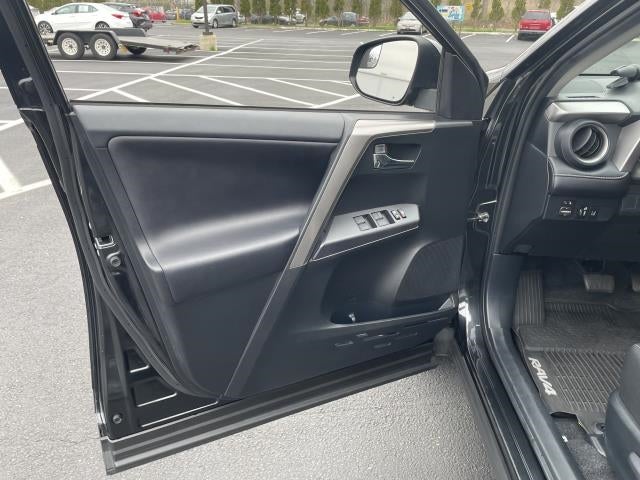 2018 Toyota RAV4 Hybrid XLE AWD (Natl)